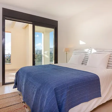 Luxurius Penthouse With Large Terrace And