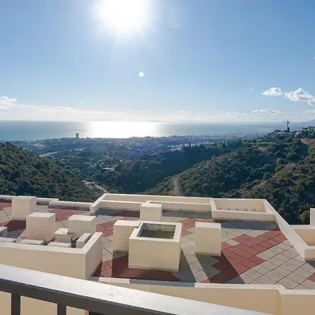 Luxurius Penthouse With Large Terrace And Feriehus *