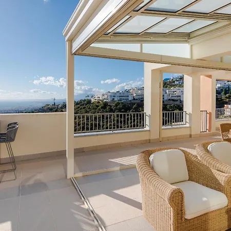 Luxurius Penthouse With Large Terrace And Vakantiehuis