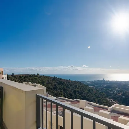 Luxurius Penthouse With Large Terrace And * Marbellac