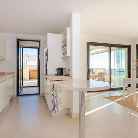 Vakantiehuis Luxurius Penthouse With Large Terrace And