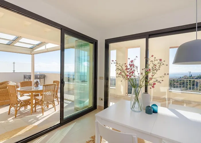 Luxurius Penthouse With Large Terrace And Будинок відпочинку Марбелья